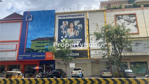 Prime Shophouse for Rent on Mao Sae Tung Boulevard