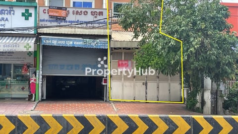 Spacious Shophouse for Rent on High-Traffic Street 271
