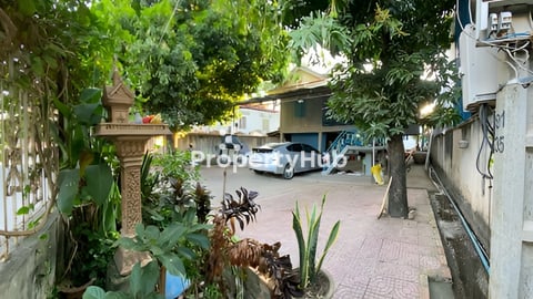 ដីនិងផ្ទះលក់បន្ទាន់