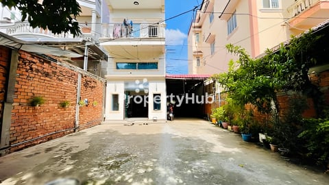 🏘 ដី និងផ្ទះ នៅជិតមហាវិថី271 និងផ្សារបឹងទំពុន ត្រូវការលក់បន្ទាន់ខ្លាំង