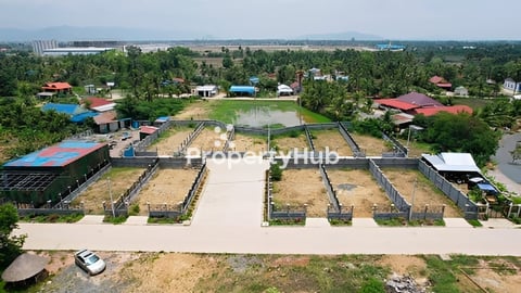 ដីឡូលក់ក្នុងក្រុងកំពត ធ្វើរបង់ហើយ