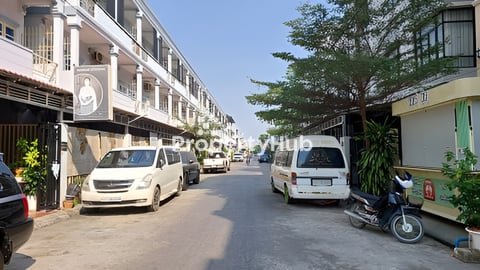 ផ្ទះលក់បន្ទាន់នៅបុរីលឹមឈាងហាក់ ចំការដូង