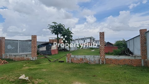 ដីជិតបឹងតាមោក ក្រោយផ្សាពញ្ញាពន់ ម្ចាស់ផ្ទាល់