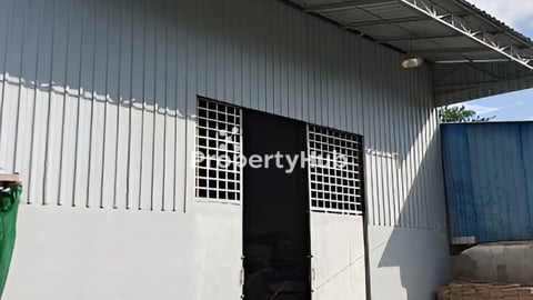 ឃ្លាំងសំរាប់ជួលនៅគីឡូម៉ែត្រលេខ៩ ខណ្ឌឫស្សីកែវ(10m x 25m)