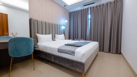 1 bedroom price 450$  At Eoan Mall 2 , TK