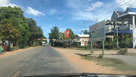 ដីលក់ក្នុងក្រុង ផ្លូវធំ