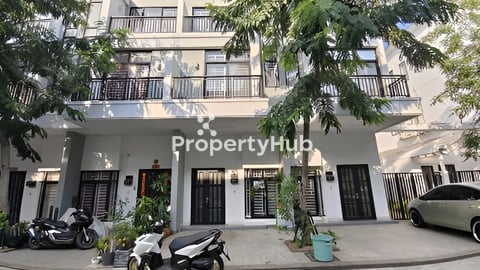 ផ្ទះជួល ប្រភេទវីឡាកូនកាត់ LV  គម្រោង អេកូរ៉ូមែន៍