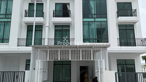 Townhouse for rent near Chinatown