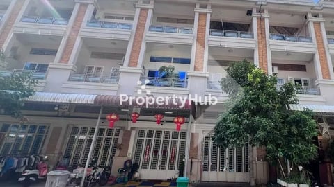 Linked House for sale in Borey Peng Huoth