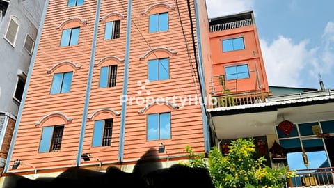 អគារជួល មានកន្លែងដាក់ឡានបានជាង10