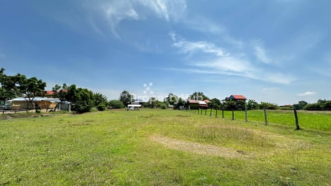 ដីភូមិលក់នៅជិតភ្នំឧដ្តុង 🍀