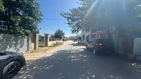 ដីសម្រាប់លក់នៅក្រុងតាខ្មៅ ចុះផ្លូវធំ1km និង2km ពីវិទ្យាល័យក្រុងតាខ្មៅ ( ផ្លូវបេត