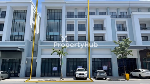 🏠ផ្ទះអាជីវកម្ម2ល្វែងជាប់គ្នា លក់បន្ទាន់! នៅក្នុងបុរីជីបម៉ុងលែនម៉ាក271