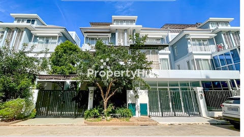 វីឡាភ្លោះ សម្រាប់ជួល សល់ដីចំហៀងធំ3m