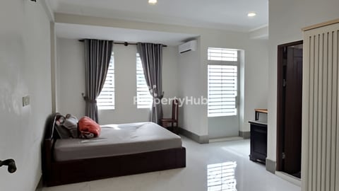 For Rent – Spacious Studio Apartment with Balcony & View បន្ទប់ជួលជាន់ទី2 និងទី3