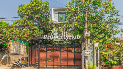 Spacious 5-Bedroom Villa for Sale in Wat Bo Area, Siem Reap