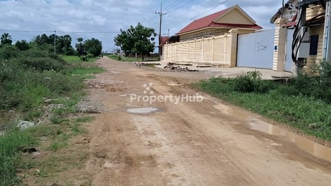 ដីកែងលក់មានផ្លូវ3 ក្រាំងធ្នង់​ សែនសុខ​ ភ្នំពេញ