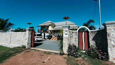 ផ្ទះវីឡាលក់បន្ទាន់ (ខេត្តកែប)