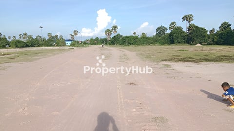 ដីលក់បន្ទាន់ភ្នំតាម៉ៅ