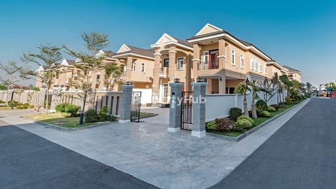 វិឡាទោលកែង ត្រូវការលក់បន្ទាន់ក្នុងបុរី Moontown