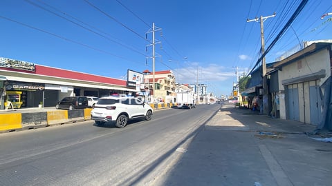 ដីជួលជាប់ផ្លូវឧកញ៉ាម៉ុង ឫទ្ធី មុខបុរីនិងផ្សារទំនើបជីបម៉ុង | Land for Rent on Main Road St 1928
