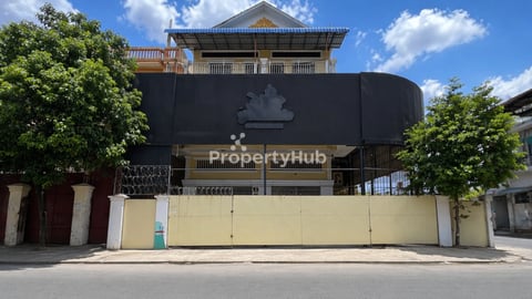 Corner 2 Flat House for Rent in Boeung Salang