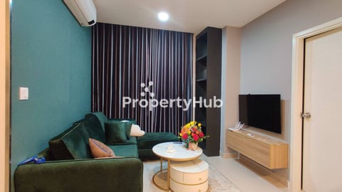 2-BR Condo for rent at The Parkland TK