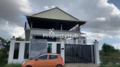 Siem Reap City, Svaythom Market next to Siem Reap Angkor Real Estate