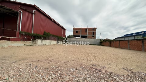 ដីលក់ម្ចាស់បន្ទាន់លុយ  ក្បែរផ្លូវ598