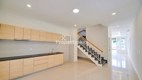 House for rent (good for living)