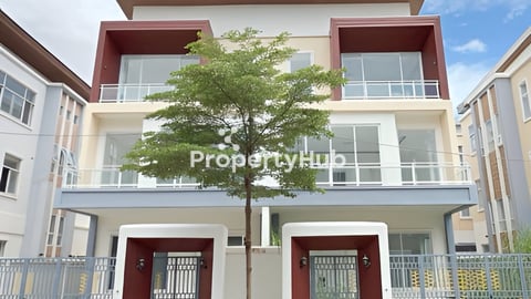 ផ្ទះវីឡាភ្លោះខ្នាតធំលក់បន្ទាន់