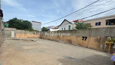 ដីកែងសំរាបលក់បន្ទាន់ខ្លាំង នៅសង្កាត់ស្ទឹងមានជ័យ ចុះពីផ្លូវសូឡាបន្តិច