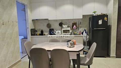 3 bed room condo for rent