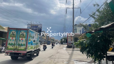 Affordable Shophouse for Rent on Street 371
