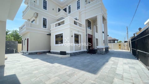 Villa for rent near high way