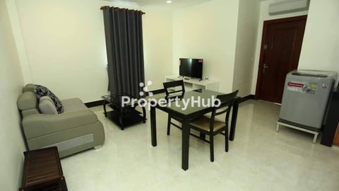 Spacious 1 Bedroom Apartment with Full Services in BKK Area Available for Rent