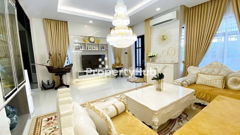 🏠វីឡាភ្លោះ (Twin) ក្នុងបុរី ប៉េងហួត60ម​ ត្រូវការលក់បន្ទាន់ខ្លាំង