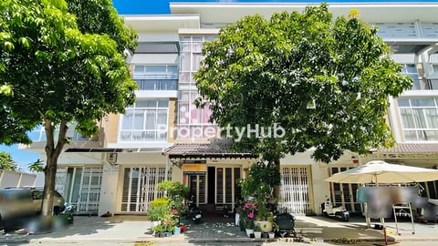 🏘 វីឡាកូនកាត់ (LE) ក្នុងបុរី ប៉េងហួតប៉េសេ ត្រូវការលក់បន្ទាន់ខ្លាំង