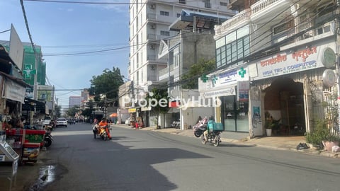 Spacious Shophouse for Rent on Street 155