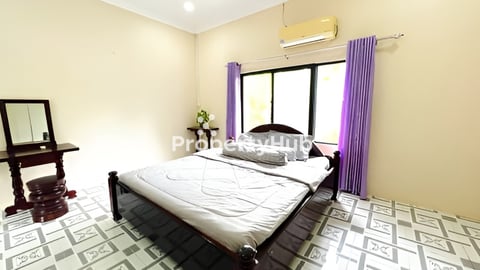 Looking for a clean, comfortable, and safe place to stay? This is the room every