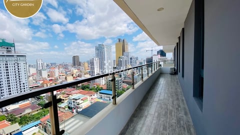 Luxury 2Bed resale in Bkk1 - move in special offer !