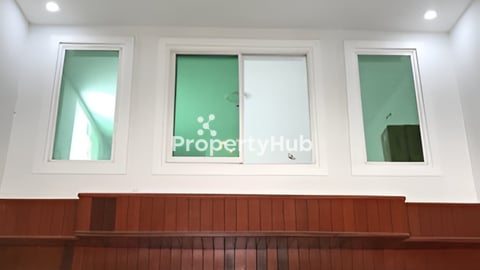 ផ្ទះកែងជម្ពូវ័ន65មុឺនសល់48មុឺន