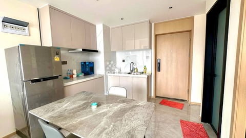 Pinnacle condo for rent