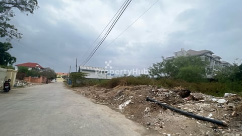 ដីលក់បន្ទាន់ខ្លាំង ទីតាំងជាប់បុរីវិមានសាគូរ៉ា និងបុរីហាយលែន ក្បែរផ្លូវ 58P