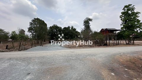 ដី​លក់​