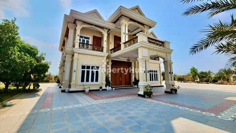 Villa for sale