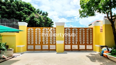 ដីលក់ ទំហ៊ំ 1243 ម2 មានផ្លូវចេញចូលតាមបុរី លក់