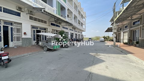 🏘 ផ្ទះល្វែង នៅជិតផ្លូវ60ម ត្រូវការលក់បន្ទាន់ខ្លាំង