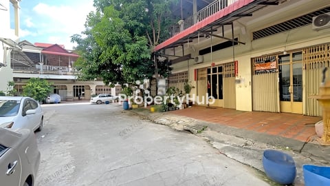 🏘 ផ្ទះល្វែង នៅជិតផ្សារពោធិញ្ញាណ ត្រូវការលក់បន្ទាន់ខ្លាំង ​