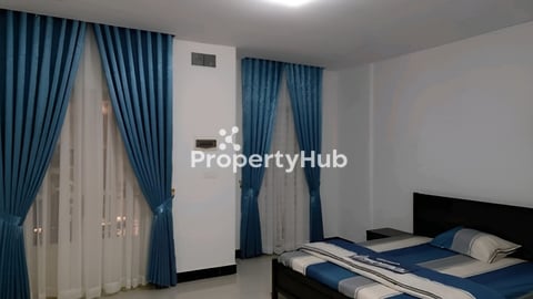 វីឡាកូនកាត់ជួល